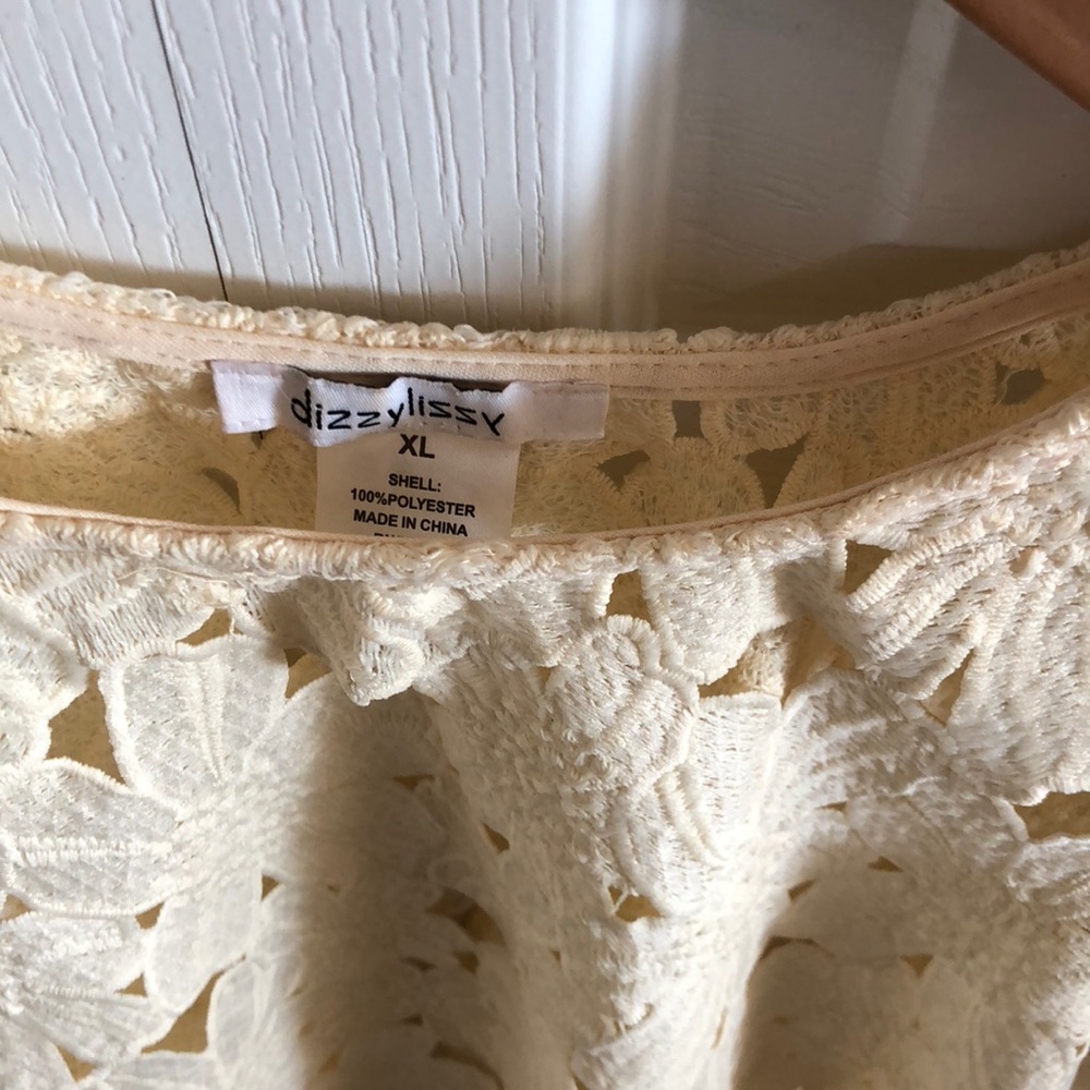 Beautiful vintage crop top - Picture 2 of 4